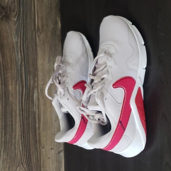 New Nike Legend Essential 2 Gray Pink Sneakers - Picture 4 of 9